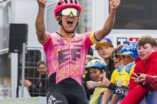 La joie de Richard Carapaz à Leysin KEYSTONE/JEAN-CHRISTOPHE BOTT